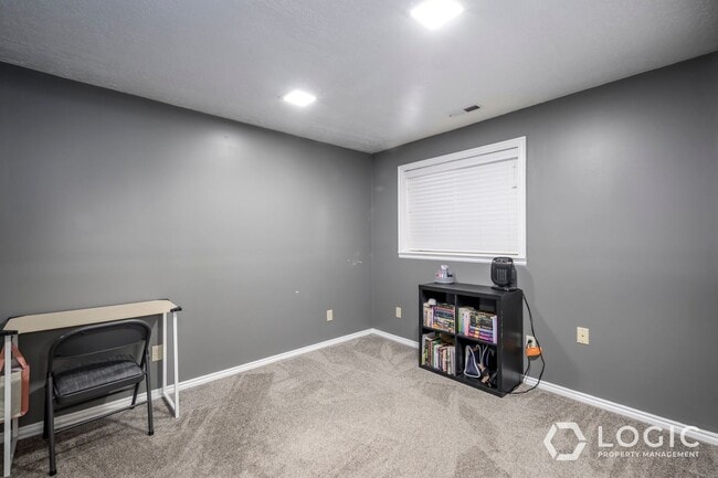 Building Photo - Beautiful Home in Kaysville UT!
