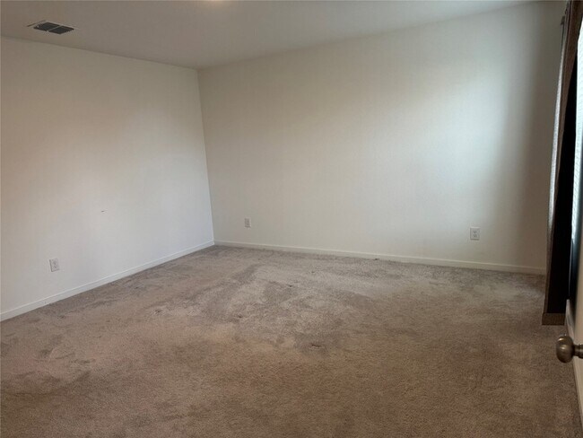 Building Photo - 3057 Ashbrook Ln