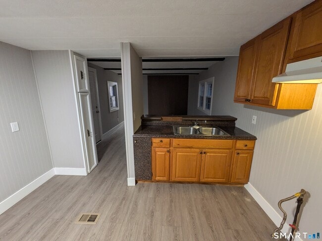 Building Photo - 183 N Main St