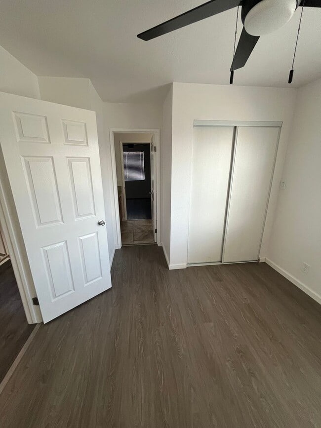 Building Photo - 248 E 5th St