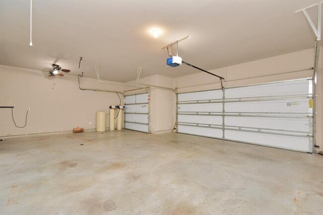 Building Photo - 2304 Tobarra Ln