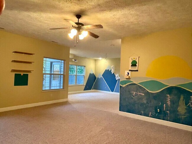 Building Photo - 5 bedroom and 3 bathroom two level house