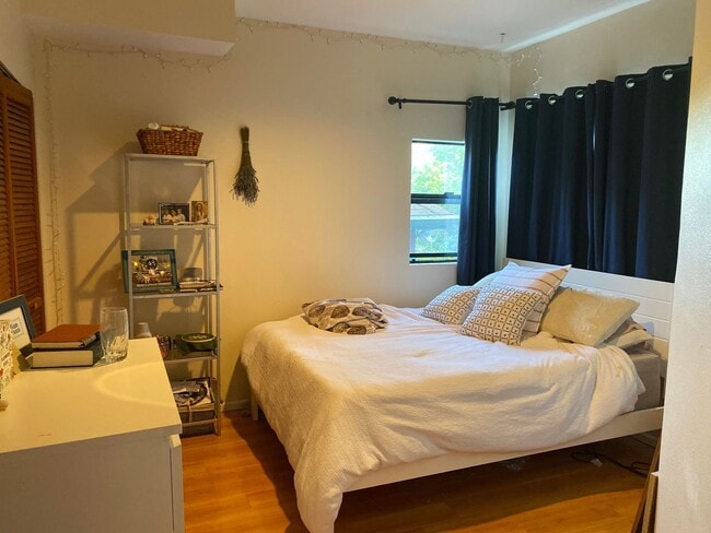 Building Photo - Ward Apartments LLC