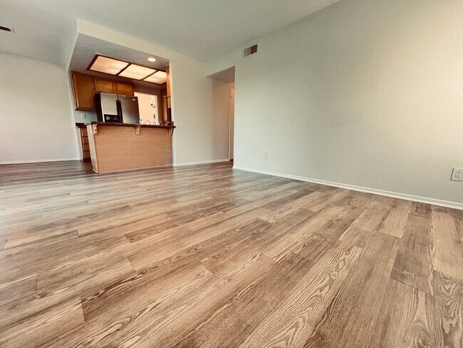 Building Photo - Oceanside Rancho Del Oro 4 Bedroom 3 Bath Home