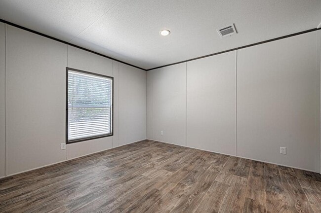 Building Photo - 640 Kevin St