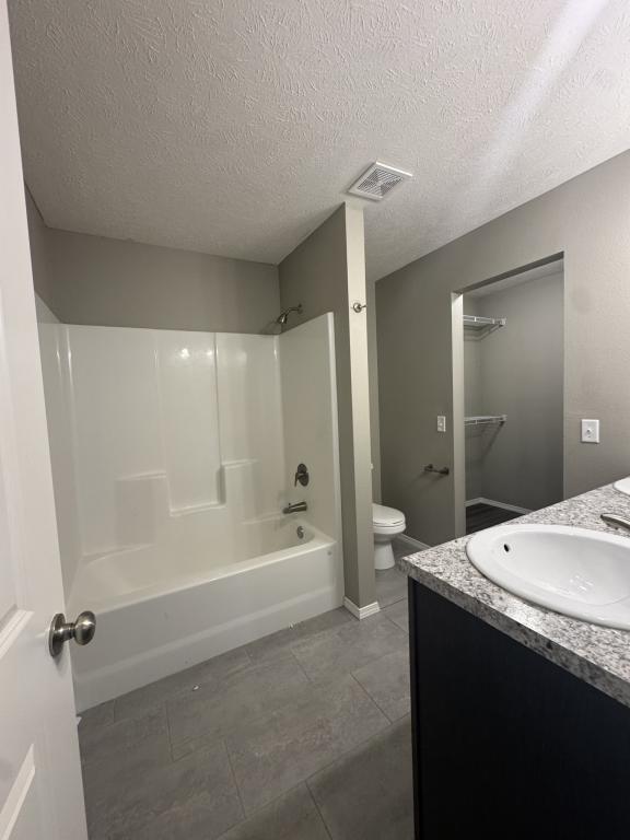 Building Photo - 5849 Geranium Ln