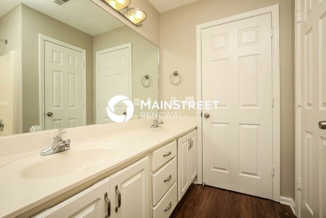 Building Photo - 3 Bedroom Pet-Friendly Home in Goodlettsville, TN with Main Street Renewal