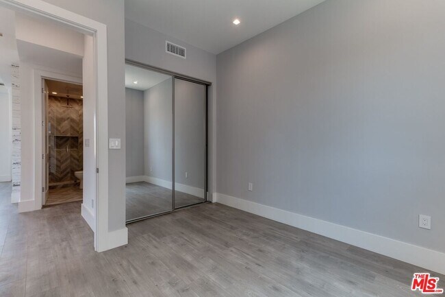 Building Photo - 4826 1/2 Pickford St