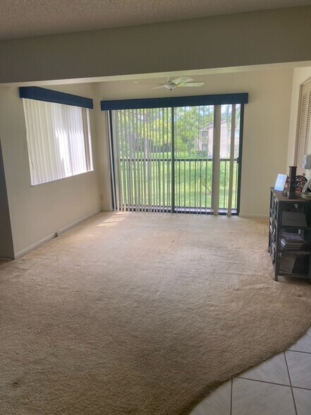 Building Photo - 503 Shady Pine Way