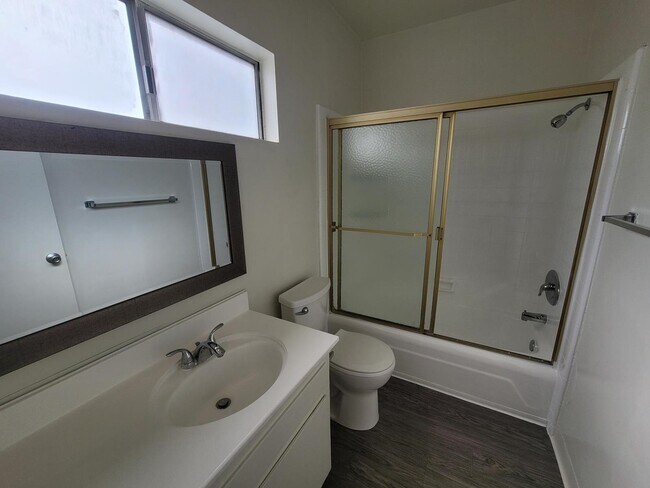 Interior Photo - 3731 Canfield Ave