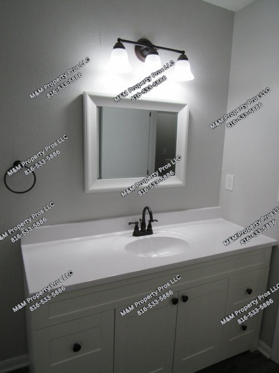 Building Photo - 1918 NE Knollbrook St