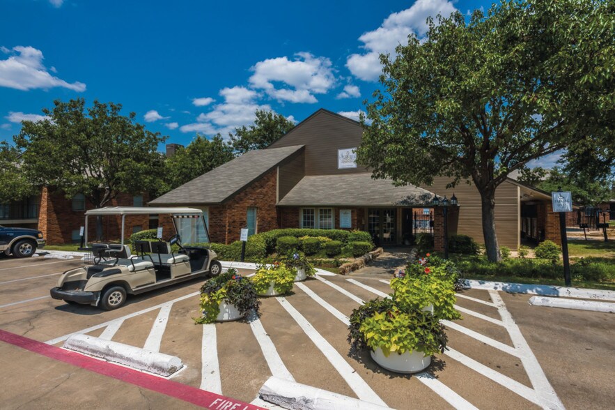 Sugar Creek Apartments 950 Duncan Perry Rd Grand Prairie TX 75050