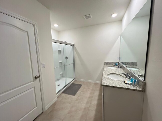 Building Photo - 1056 Brooklet Dr