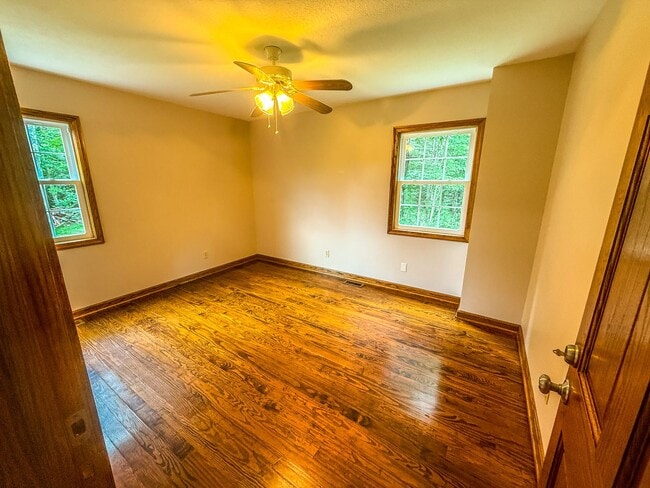 Building Photo - 4BD 2.5 BA Home with Acreage in Tippecanoe