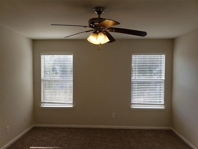 Building Photo - 12063 Mallard Stream Ct