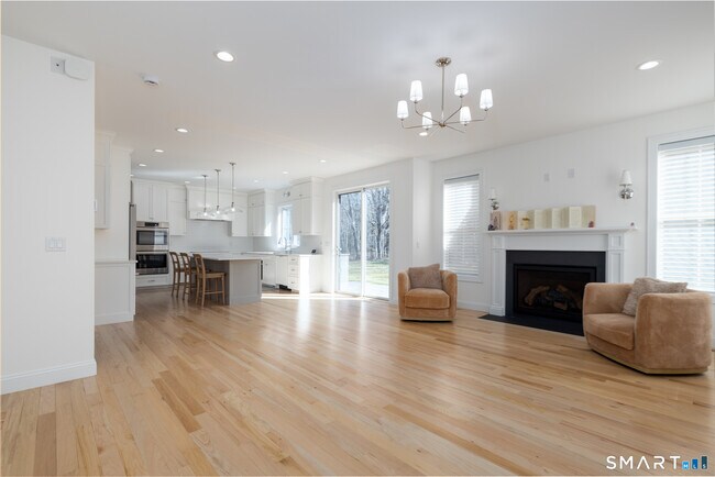 Building Photo - 112 Stallion Dr