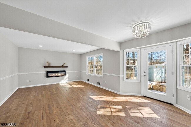 Building Photo - 231 Sutphin Ln