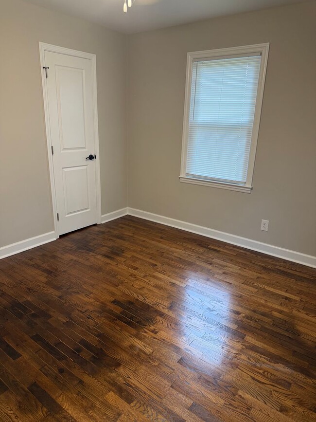 Building Photo - 2 Bedroom / 1.5 Bath Home in Kingsport TN