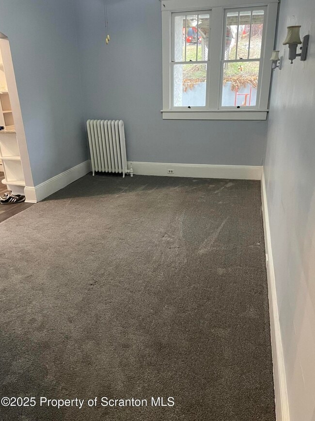 Building Photo - 1312 Main St