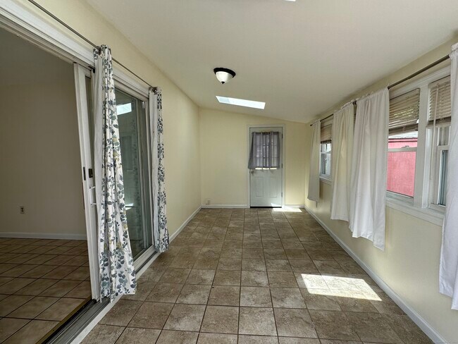Building Photo - 1216 New Britain Ave