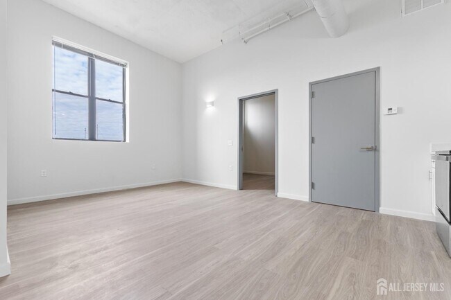 Building Photo - 226 New Brunswick Ave