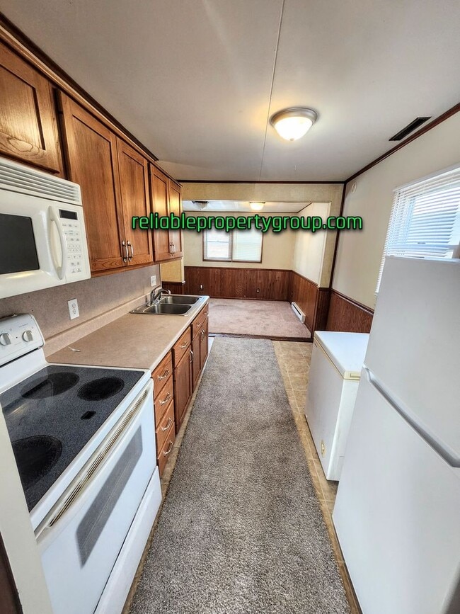 Building Photo - New Listing - Fort Wayne