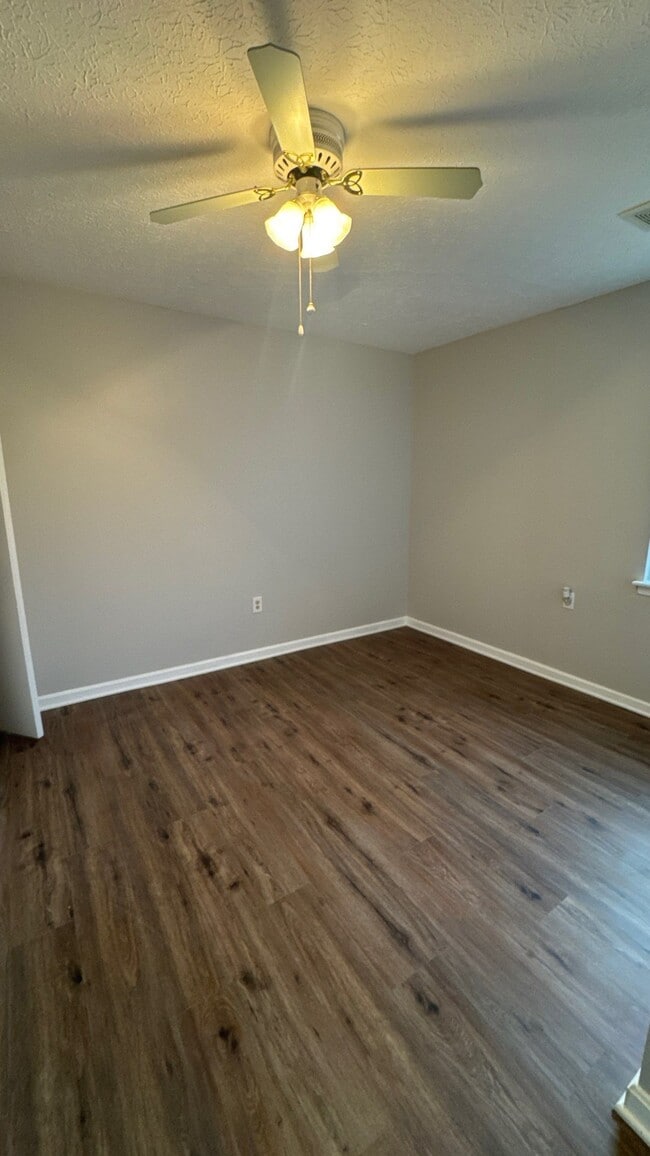 Building Photo - 4023 Summer Pl