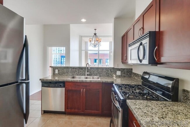 Building Photo - 530 K St