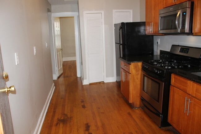 Building Photo - 5024 N Winthrop Ave