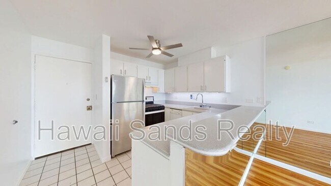 Building Photo - 2452 Tusitala St