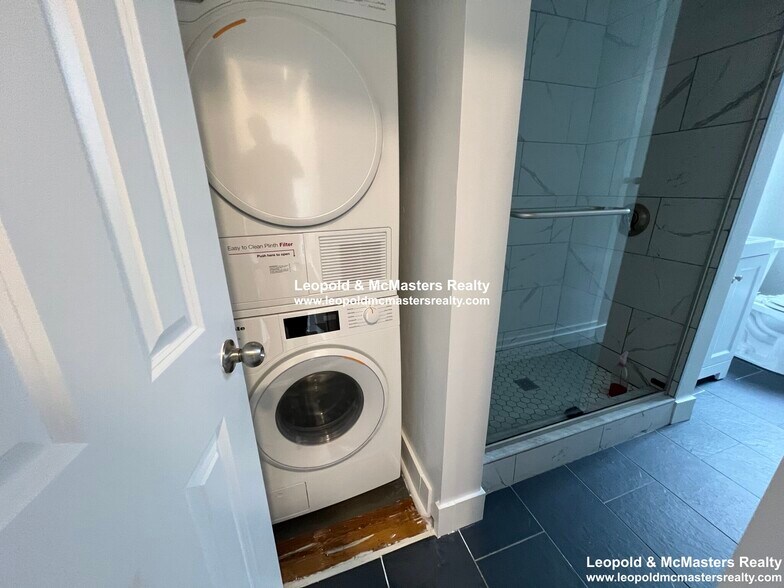 Building Photo - 15 Peterborough St