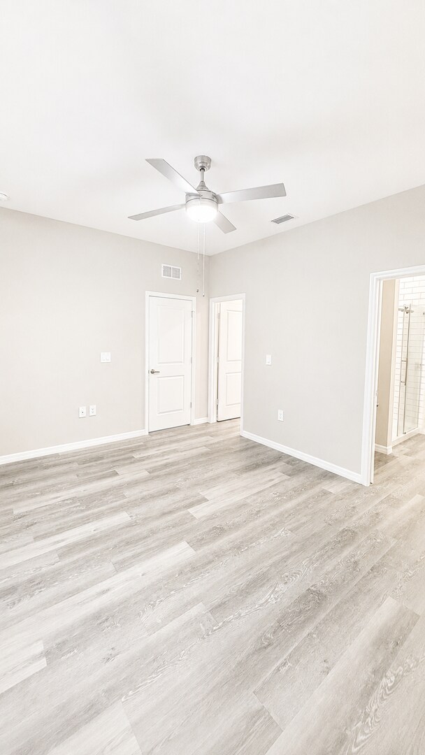 Building Photo - Hidden Gem! Beautiful 3/2 Duplex