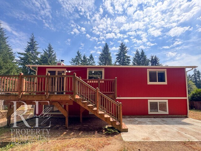 Building Photo - Freshly Painted East Bremerton Home with Expansive Decks & Flexible Living Space