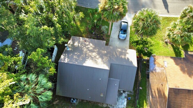 Building Photo - FOR RENT 4 bed 3 bath home