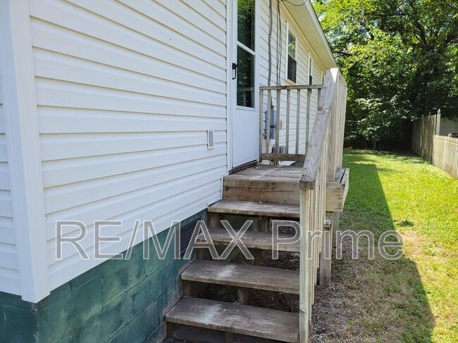 Building Photo - 409 Hunter St