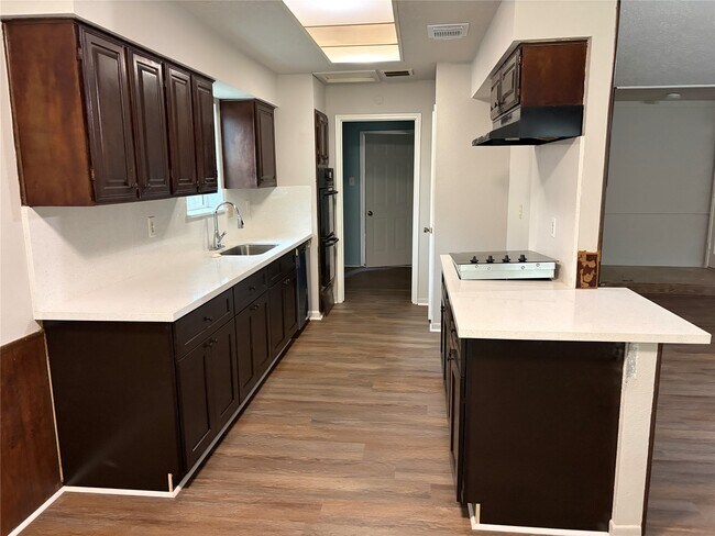 Building Photo - 12719 Huntington Field Dr