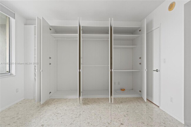 Building Photo - 325 S Biscayne Blvd