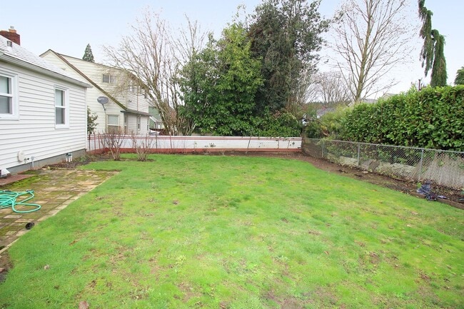 Building Photo - 2718 SE 58th Ave