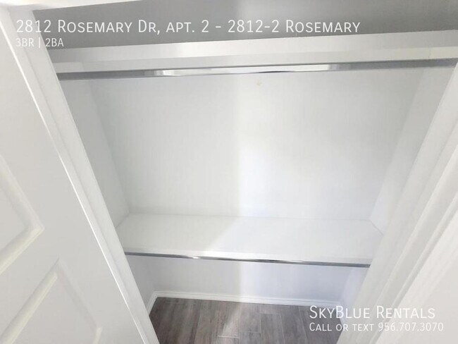 Building Photo - 2812 Rosemary Dr