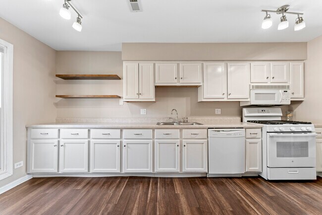Building Photo - 503 Nebraska Cir