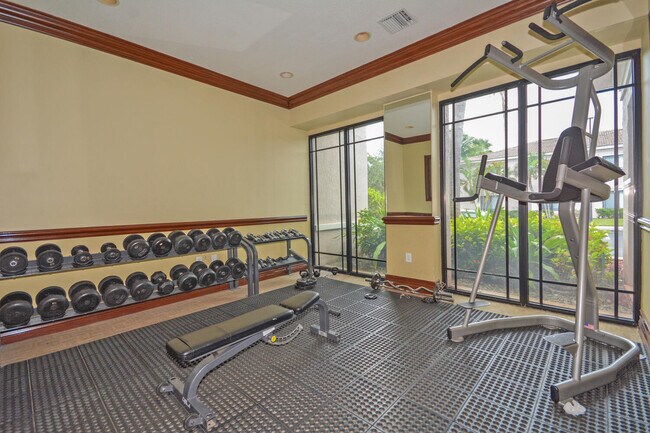 Building Photo - 3020 Alcazar Pl