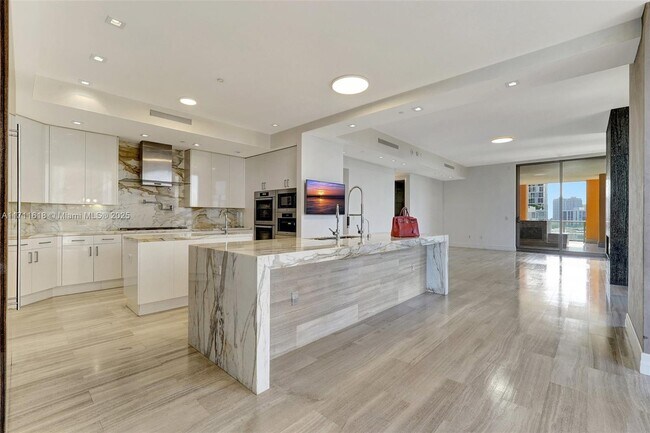 Building Photo - 17749 Collins Ave