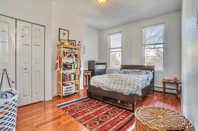 Building Photo - 169 Ogden Ave.