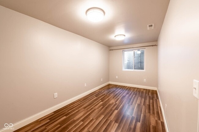 Building Photo - 1325 Brentford Ln