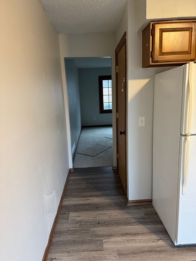 Building Photo - 2 bedroom duplex