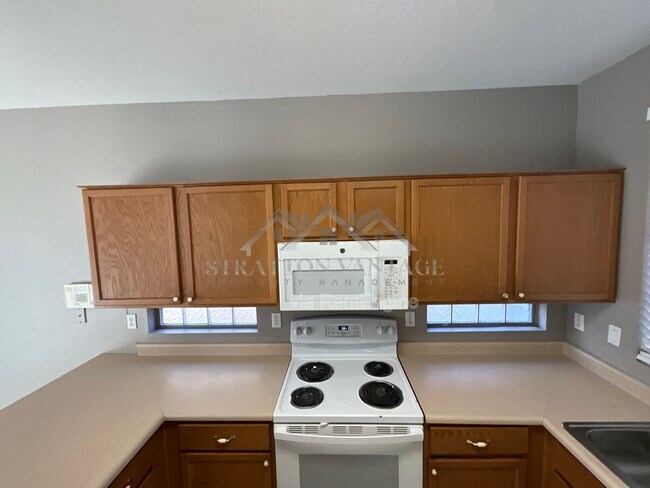 Building Photo - 11381 W Yuma St