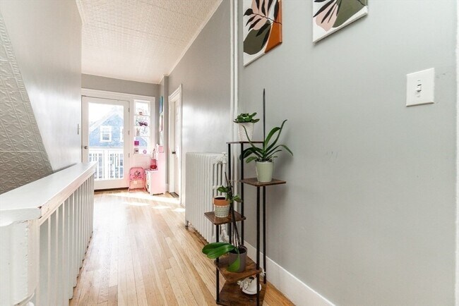 Building Photo - 40 Gledhill Ave