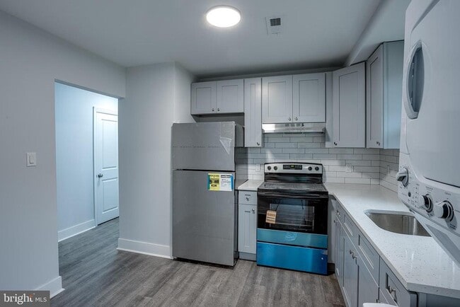 Building Photo - 20 Florence Tollgate