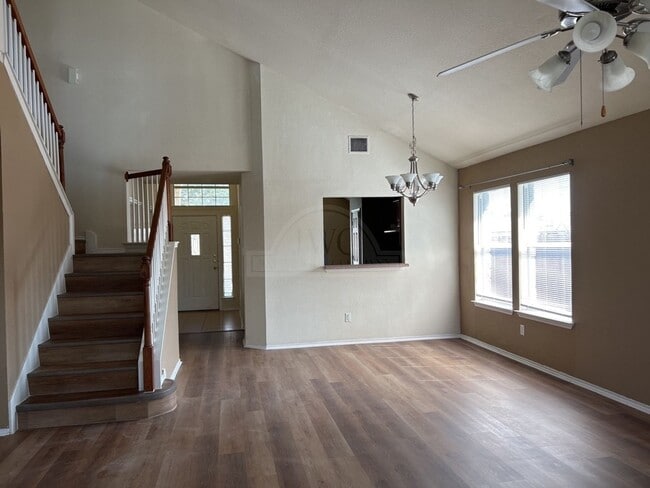 Building Photo - 4402 Golden Gate Dr