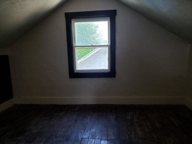 Building Photo - 3 bedroom in Louisville KY 40216